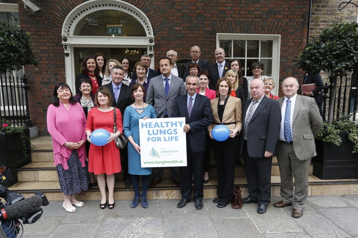 Members of the Irish Lung Health Alliance with Minister for Health, Leo Varadker at the launch of National Lung Awareness Week 2014